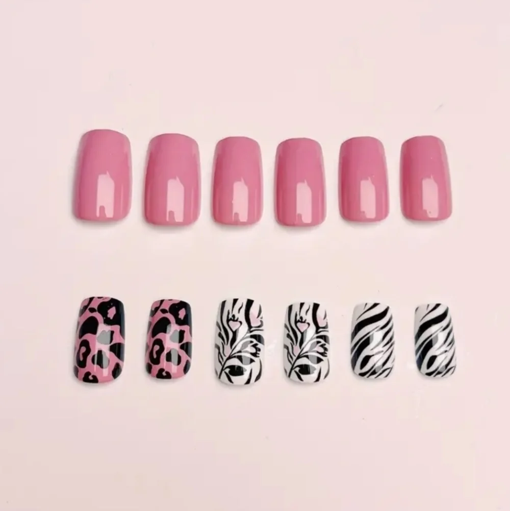 24 Pieces Fake Press On Nails